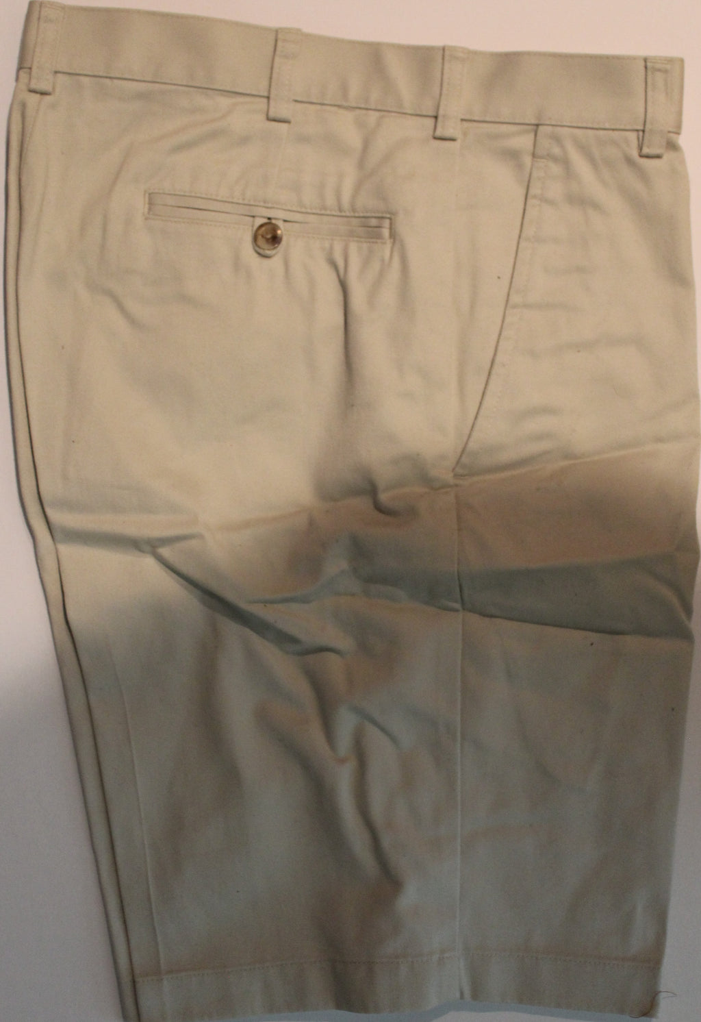 Men Shorts "JoS.A.BANK" Size 33 biege flat front 100%cotton