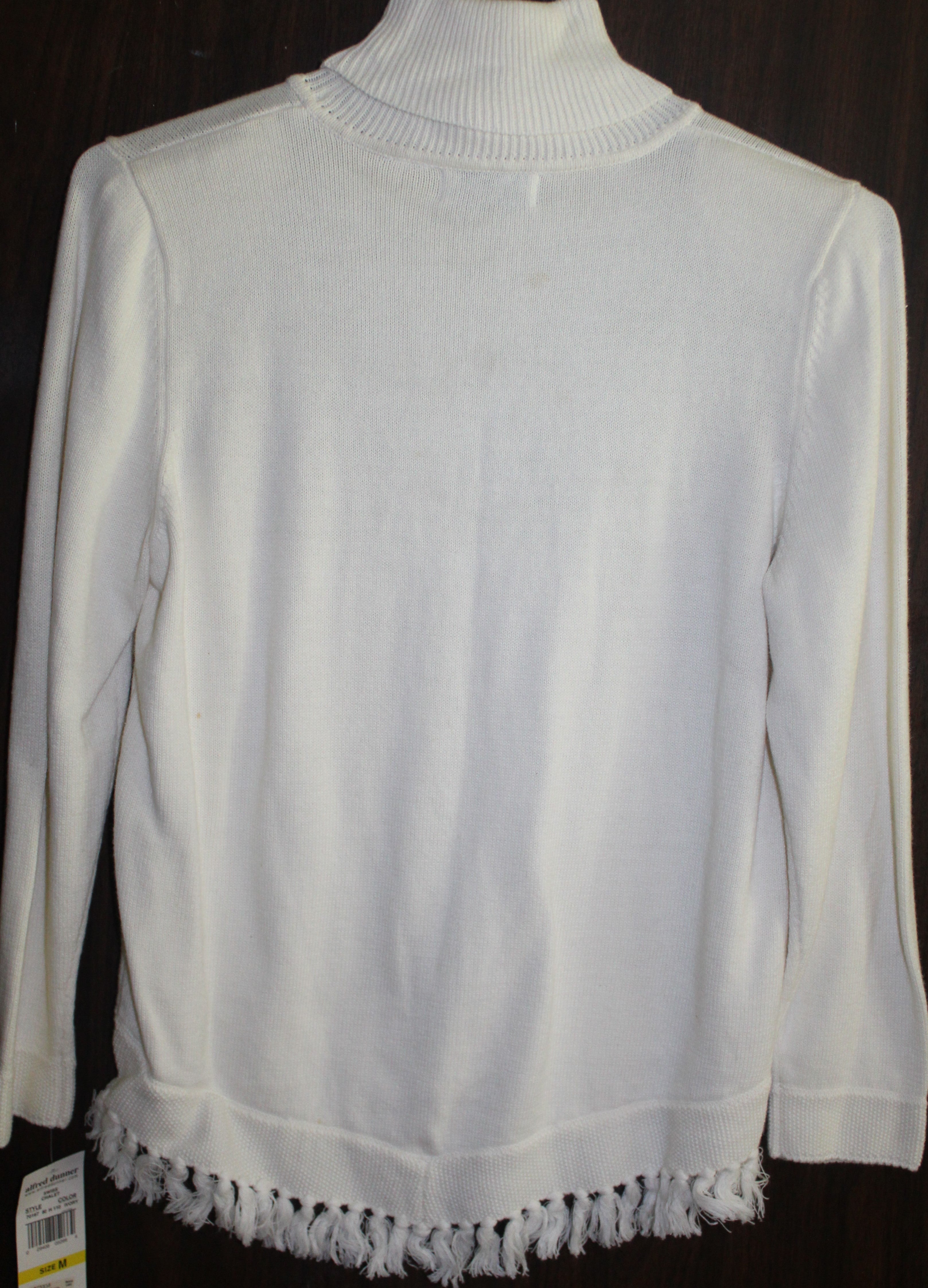 Women Turtle Neck Sweater "ALFRED DUNNER" Size Medium Ivory NEW