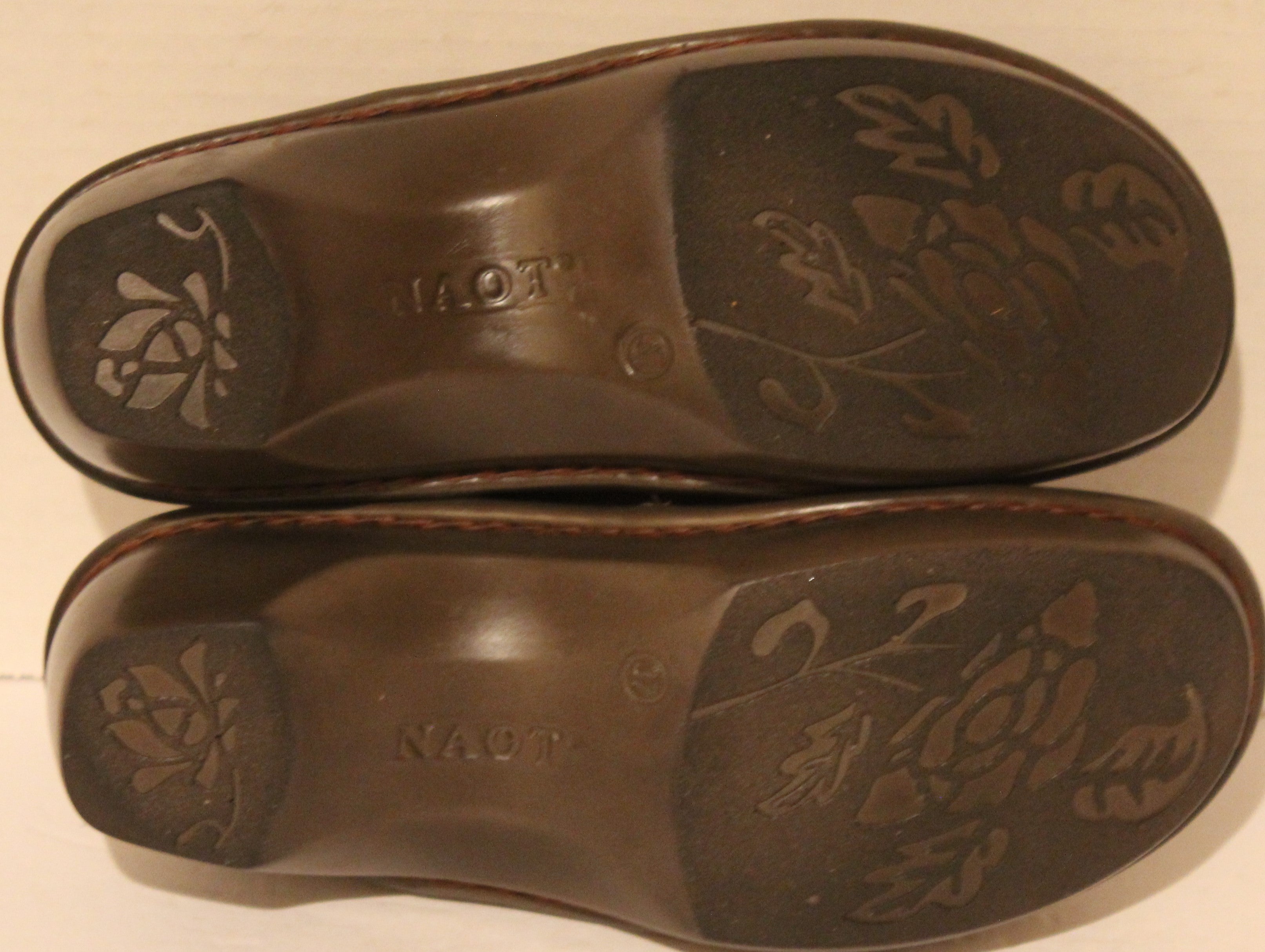 Women Shoes "NAOT" Clogs Size US 6.5 EU 37 Camel Leather Upper