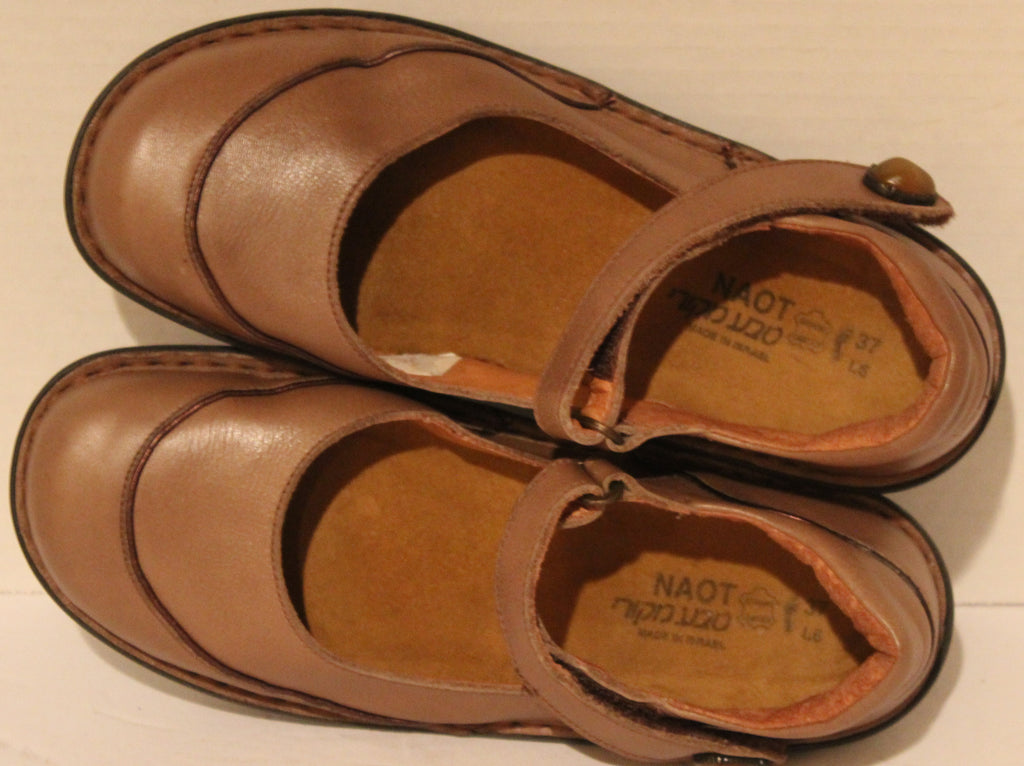 Women Shoes "NAOT" Clogs Size US 6.5 EU 37 Camel Leather Upper