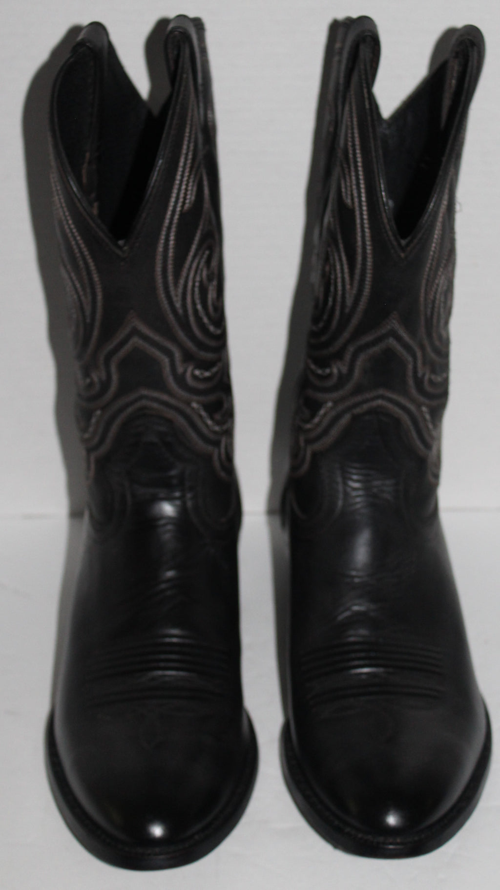 Men Western  Boots "ARIAT" Size 12D Black Leather Shaft.