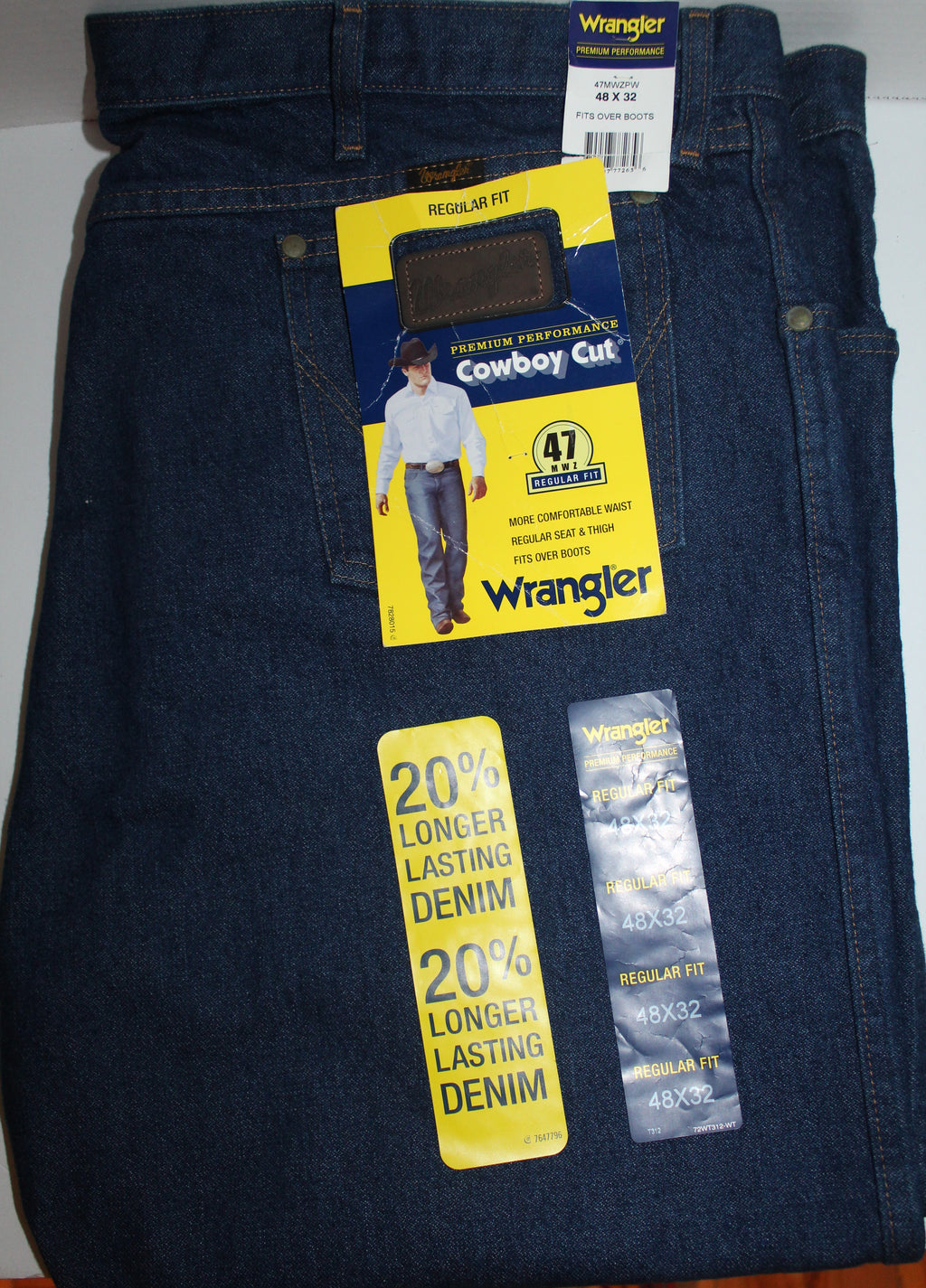 Men's Jeans "WRANGLER" Size 48X32 Regular Fit Cowboy Cut NWT