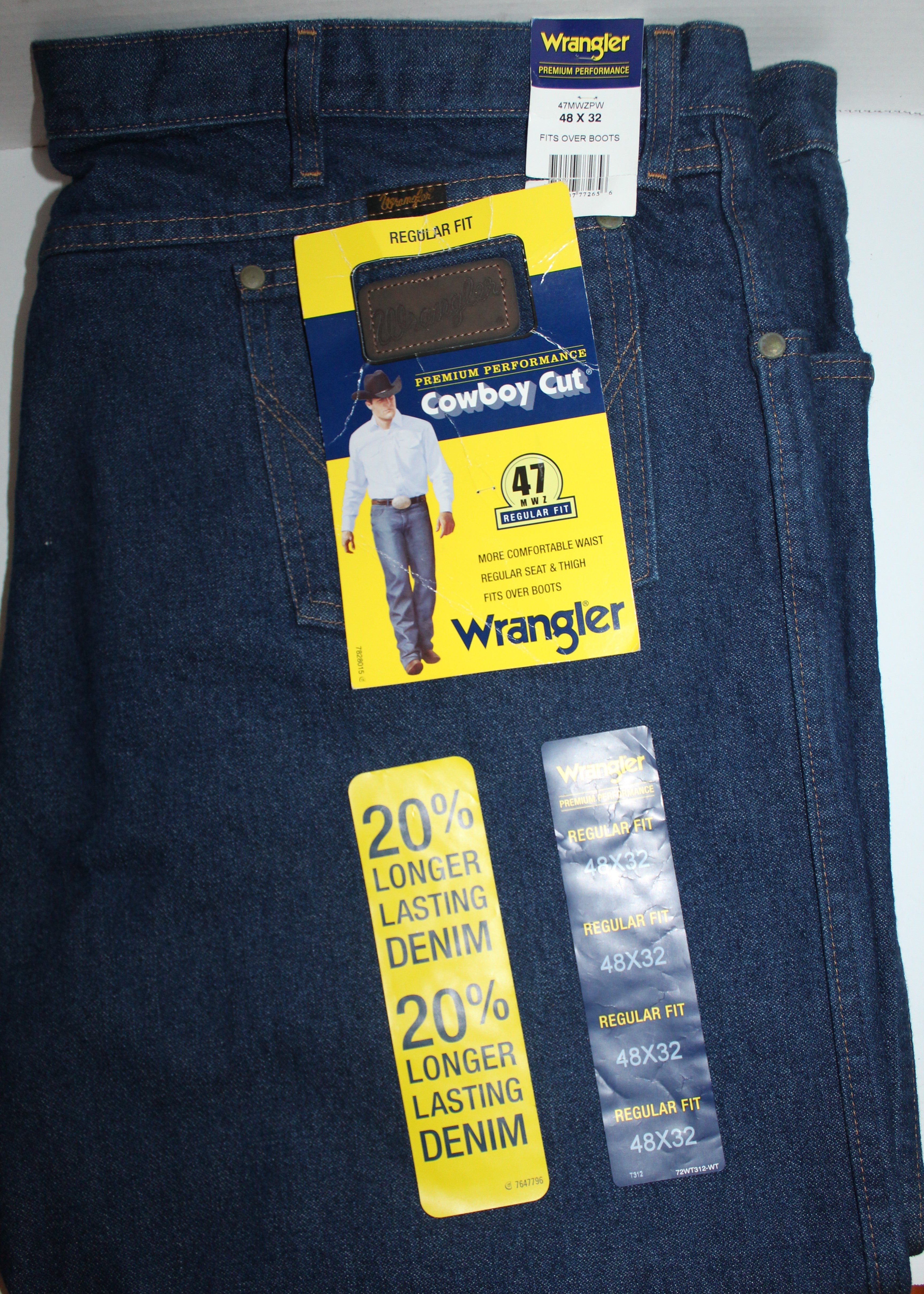 Men's Jeans "WRANGLER" Size 48X32 Regular Fit Cowboy Cut NWT