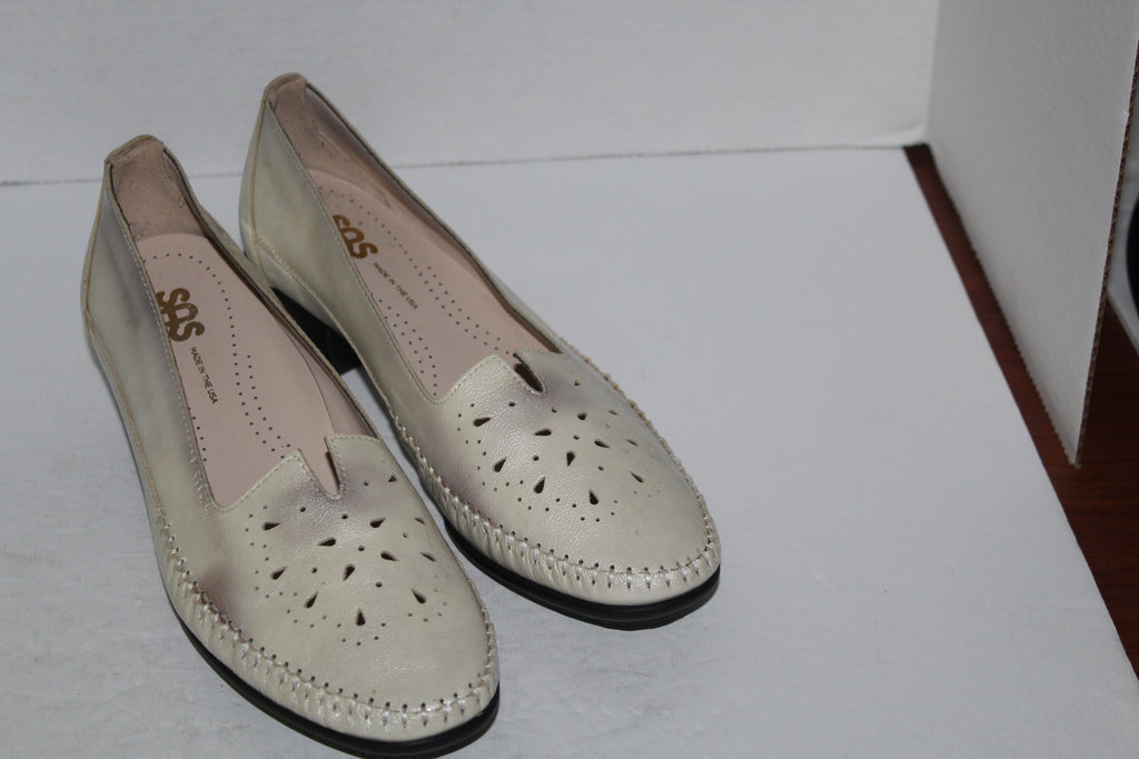 Women Shoes "SAS" Loafers Size 8.5M Biege Leather New
