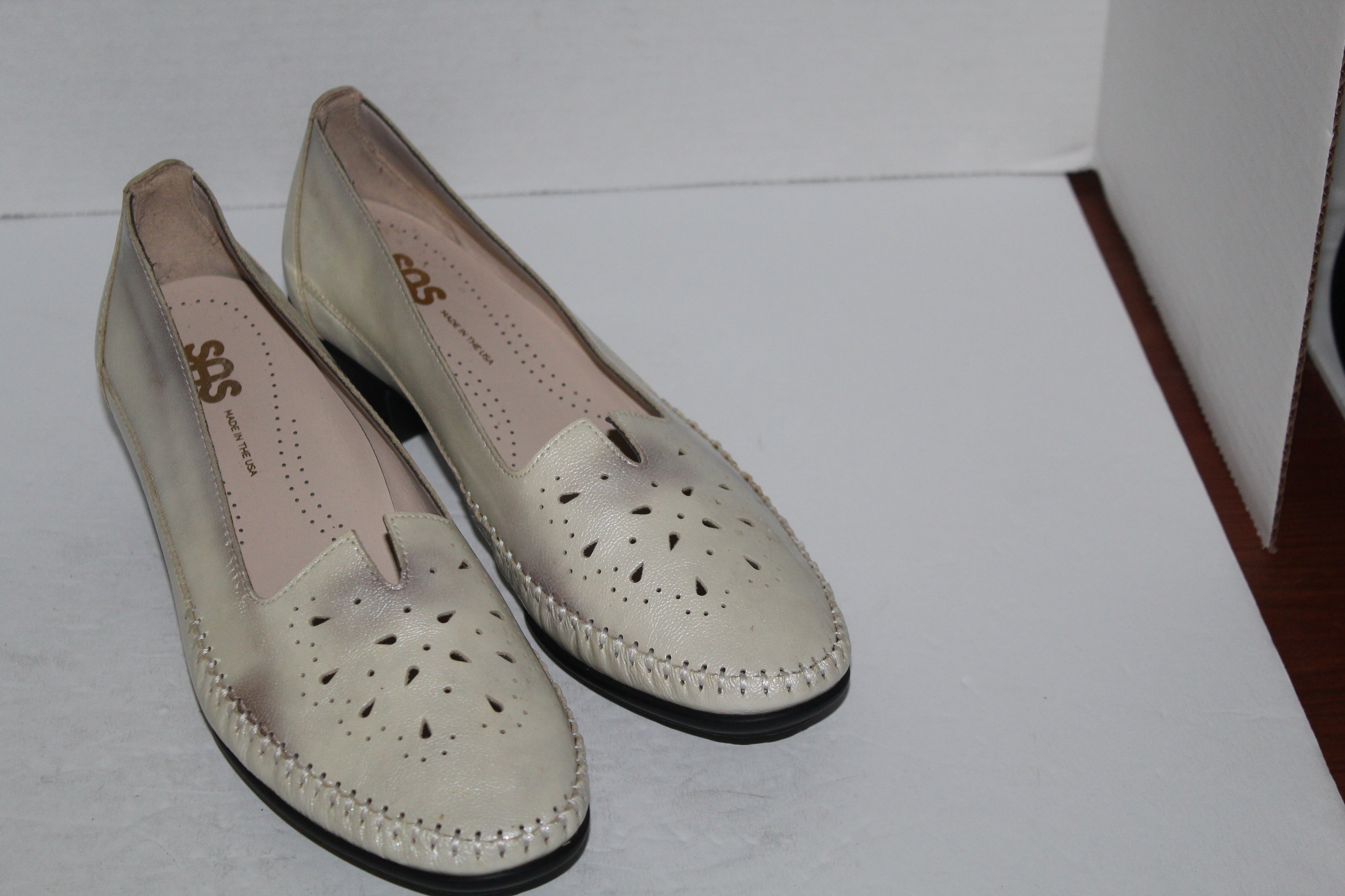 Women Shoes "SAS" Loafers Size 8.5M Biege Leather New