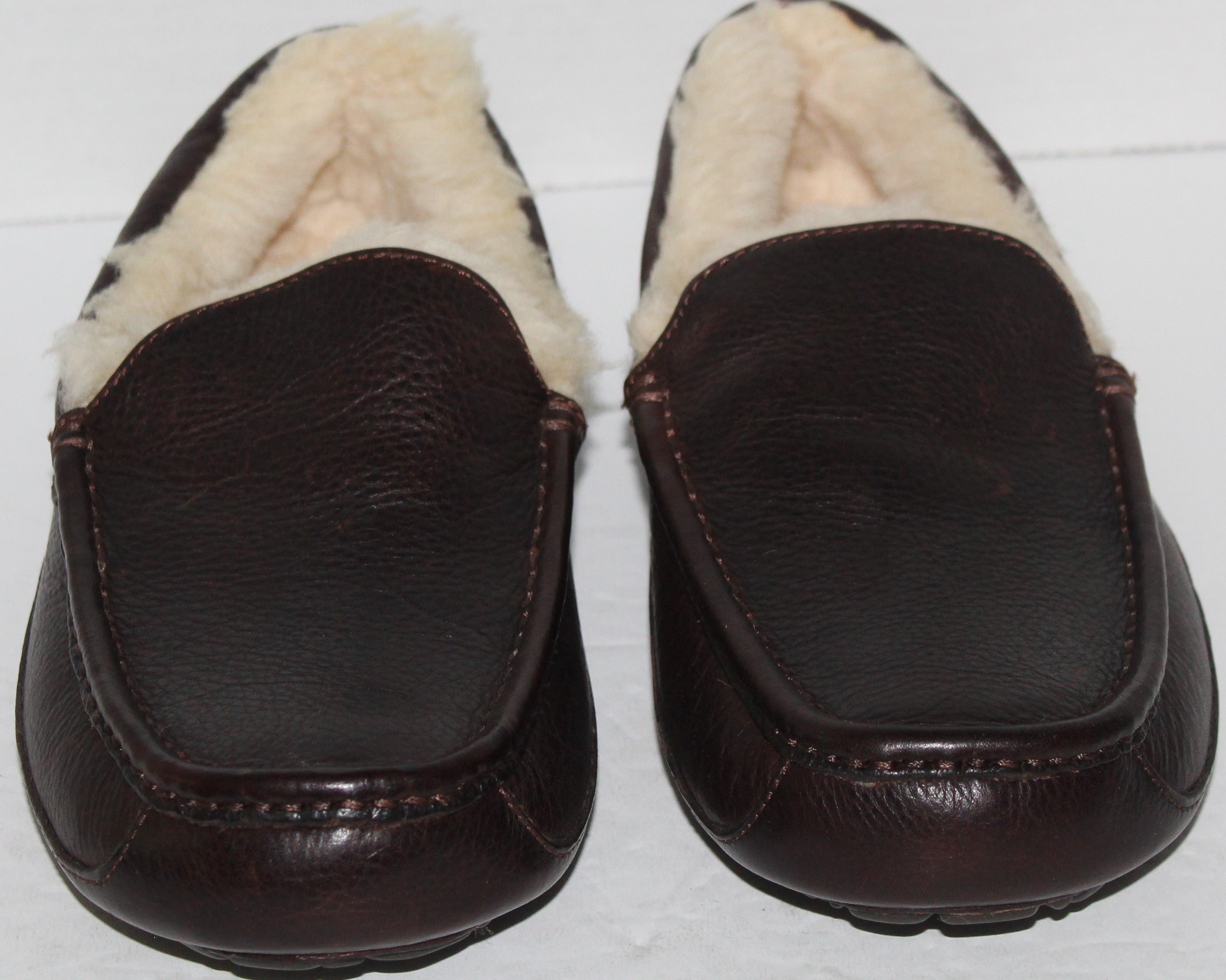 Men Shoes "UGG" House Loafers Size US 8 EU 40.5 Brown Leather NEW