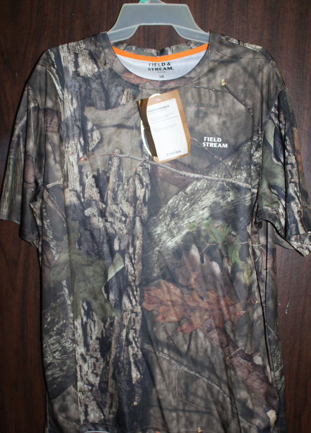 Men Short Sleeve Tee "FIELD & STREAM Size LARGE CAMO NWT