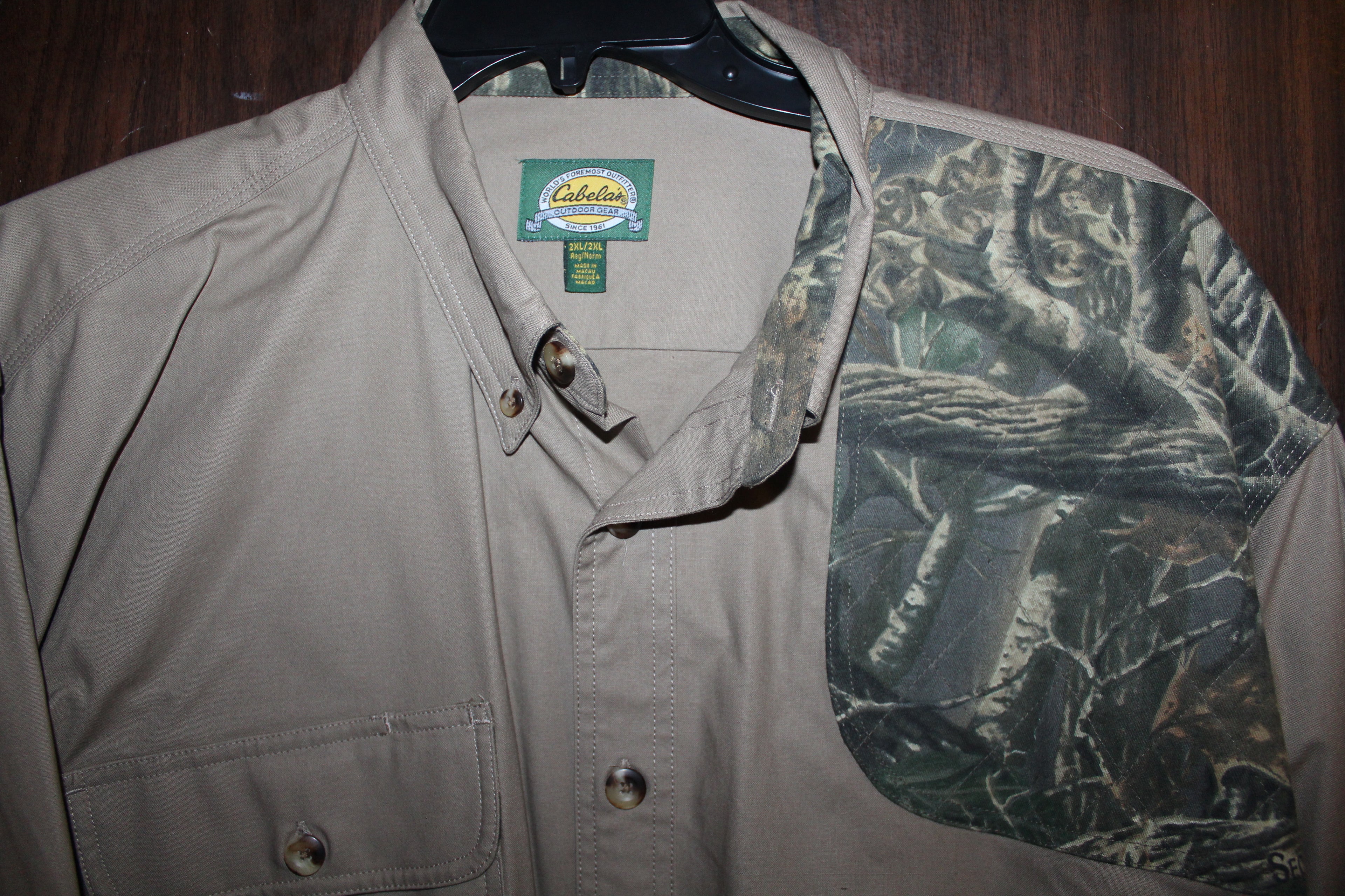 Men Hunting Shirt "CABELA'S"Size 2XL Khaki/Camo NEW