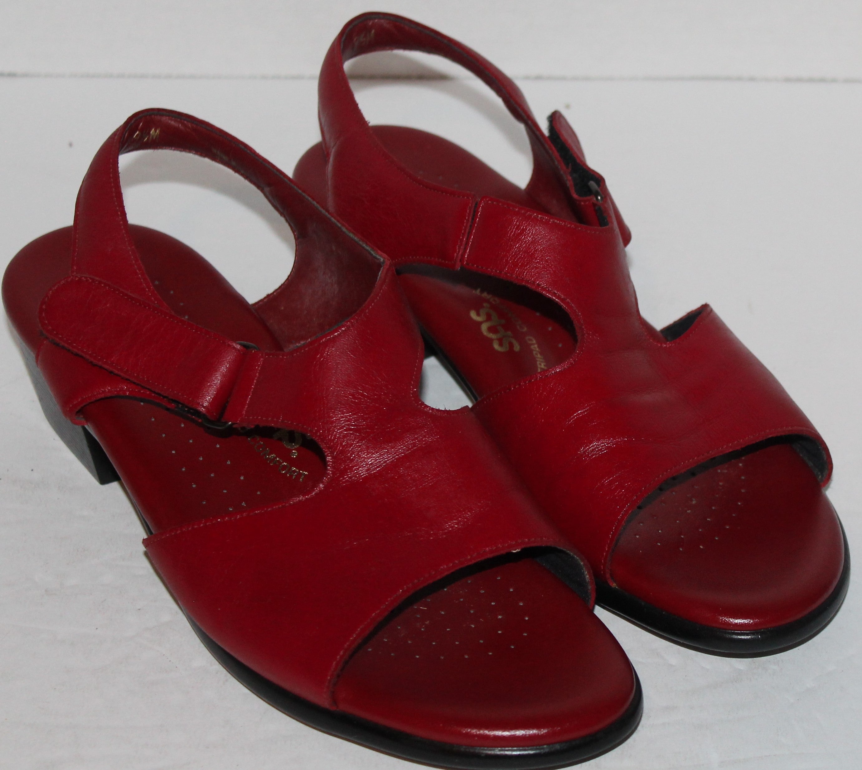 Women Sandals "SAS" Size 9.5M Red Leather Upper