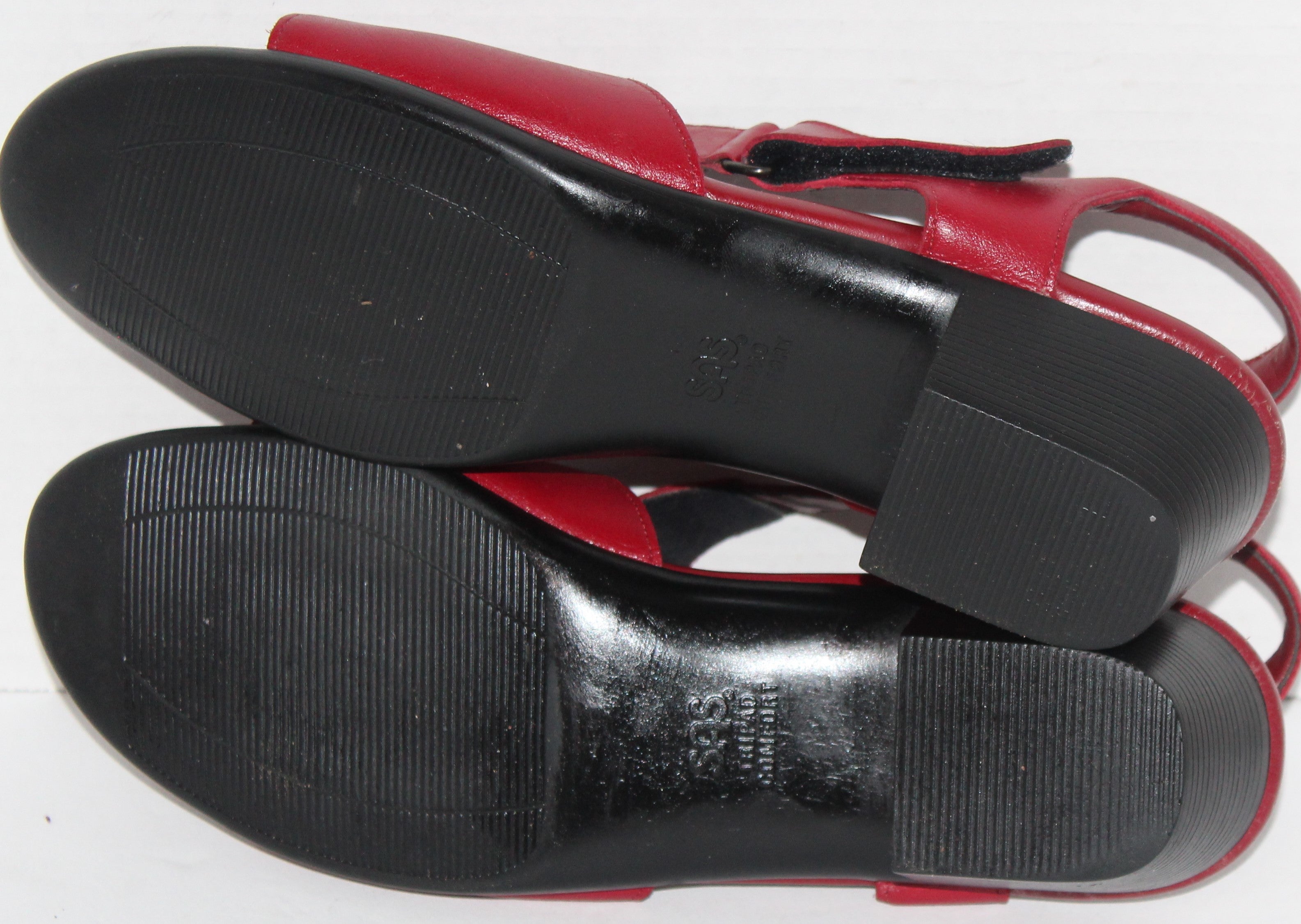 Women Sandals "SAS" Size 9.5M Red Leather Upper