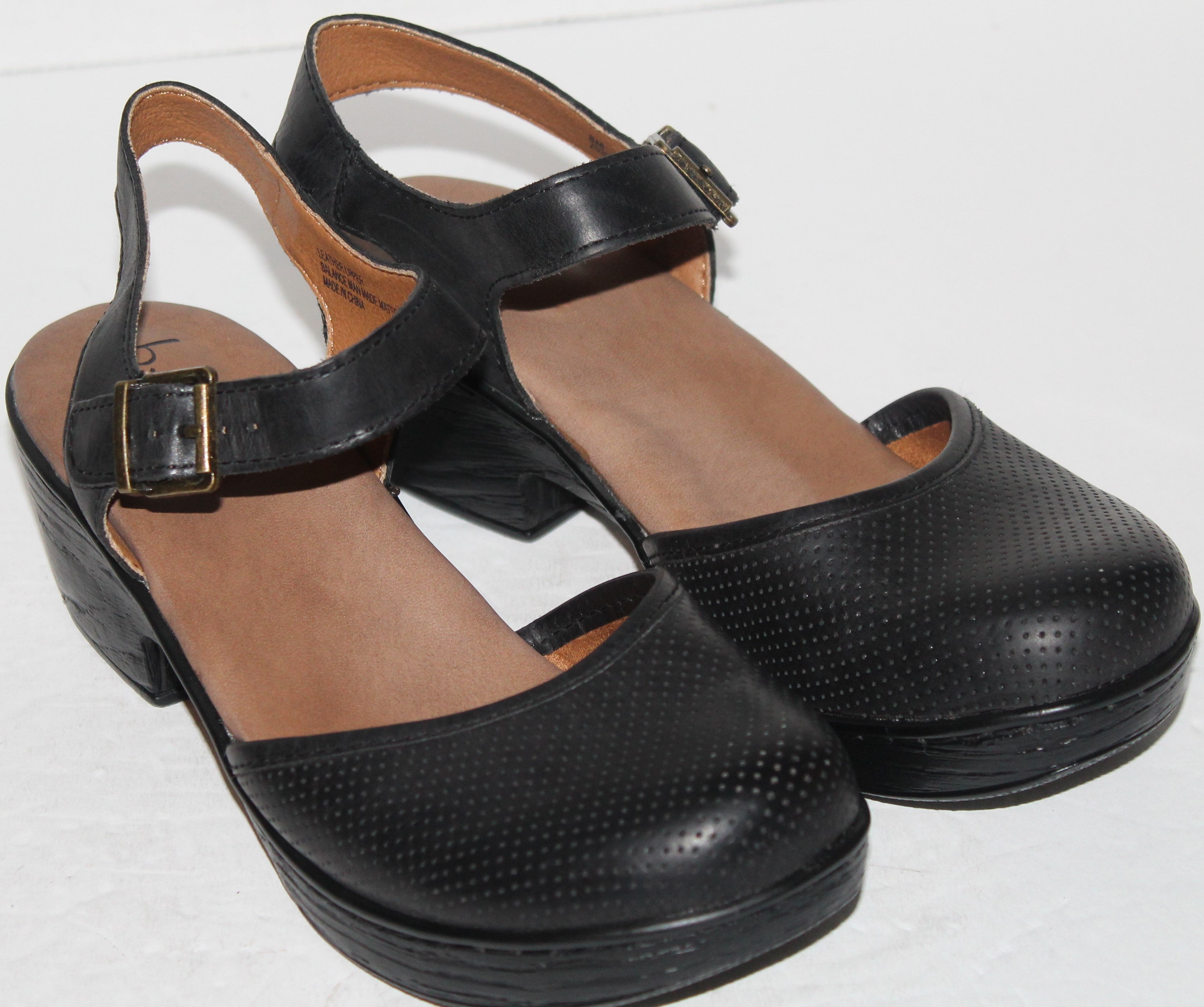 Women Shoes "BOC" Sandals Size 8M Black Leather
