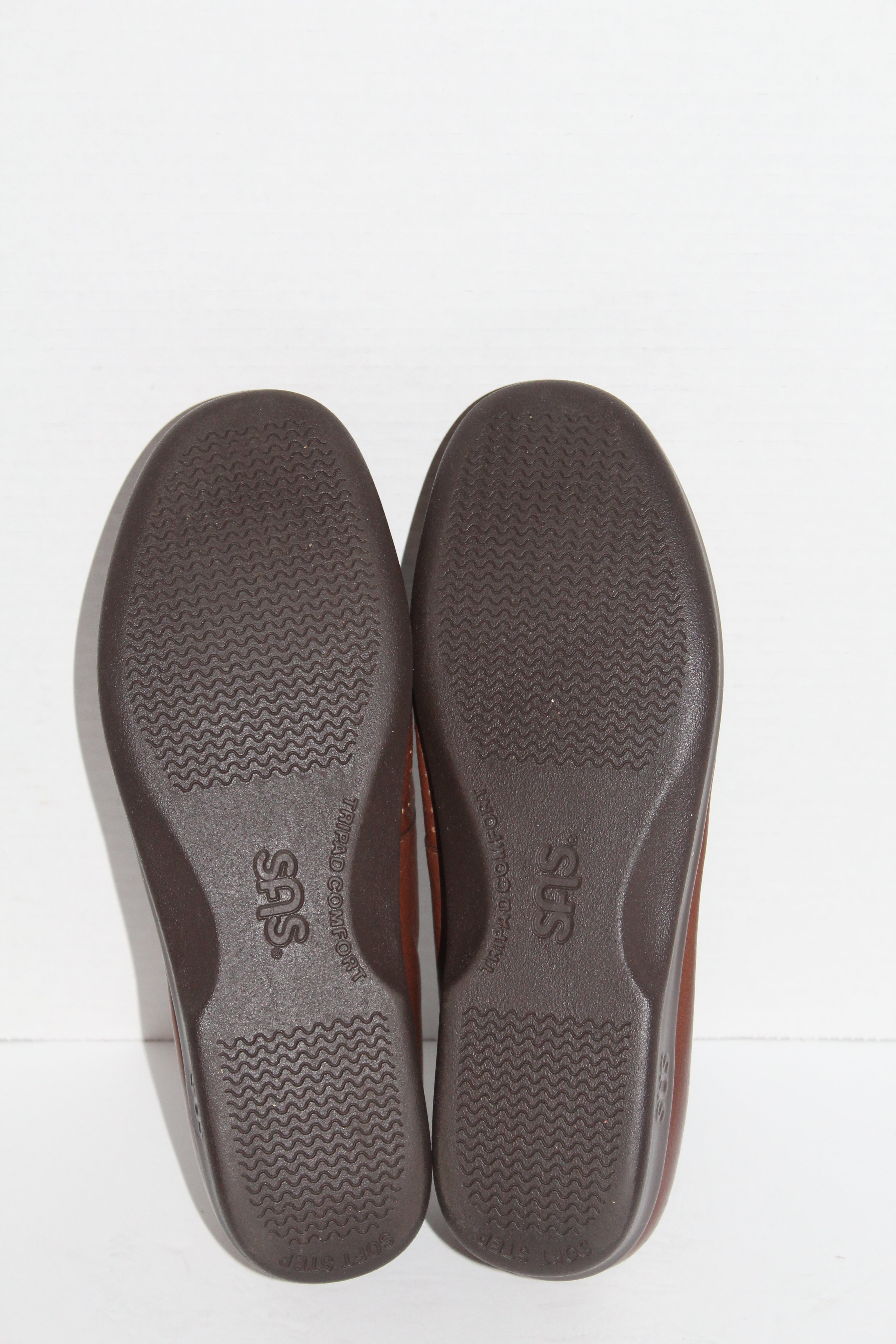 Women Shoes "SAS" Loafers Size 11M Brown Leather NEW
