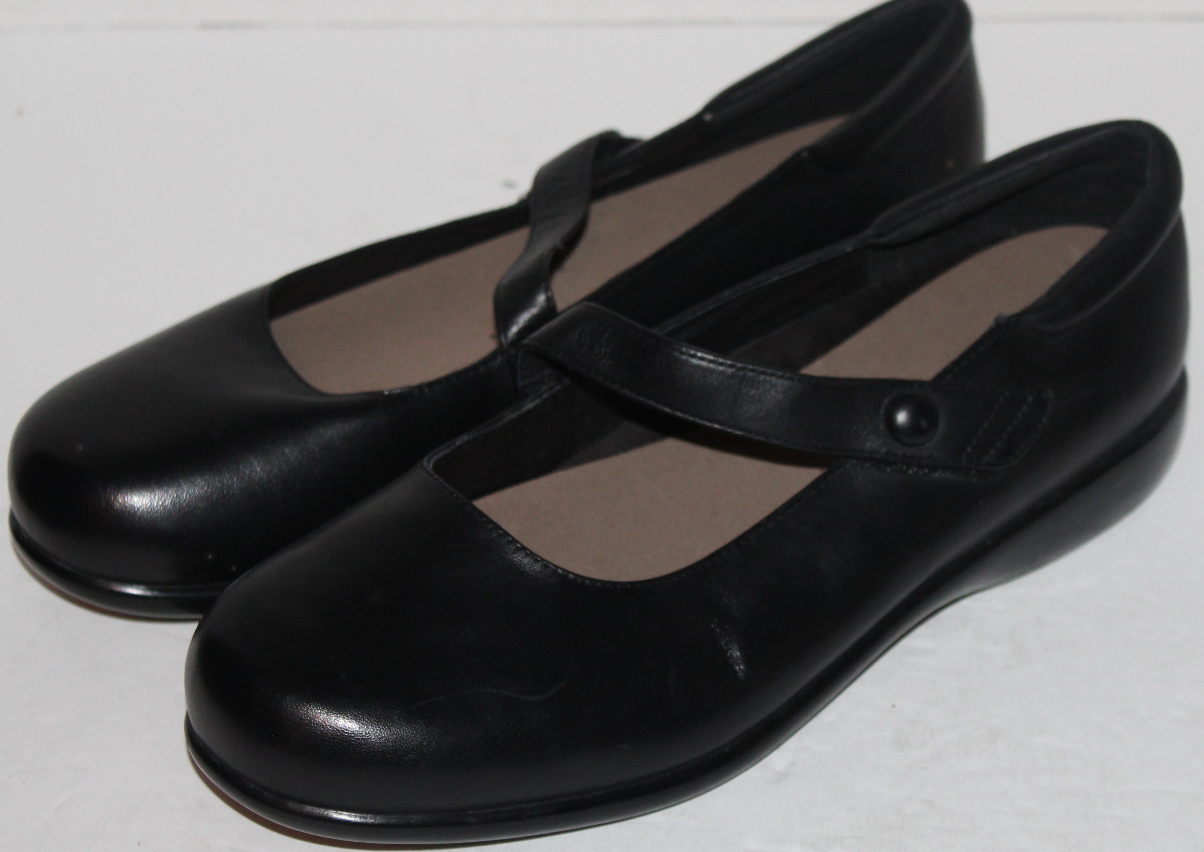Women Shoes "P.W.MINOR"Loafers Size 10W Black Leather NEW