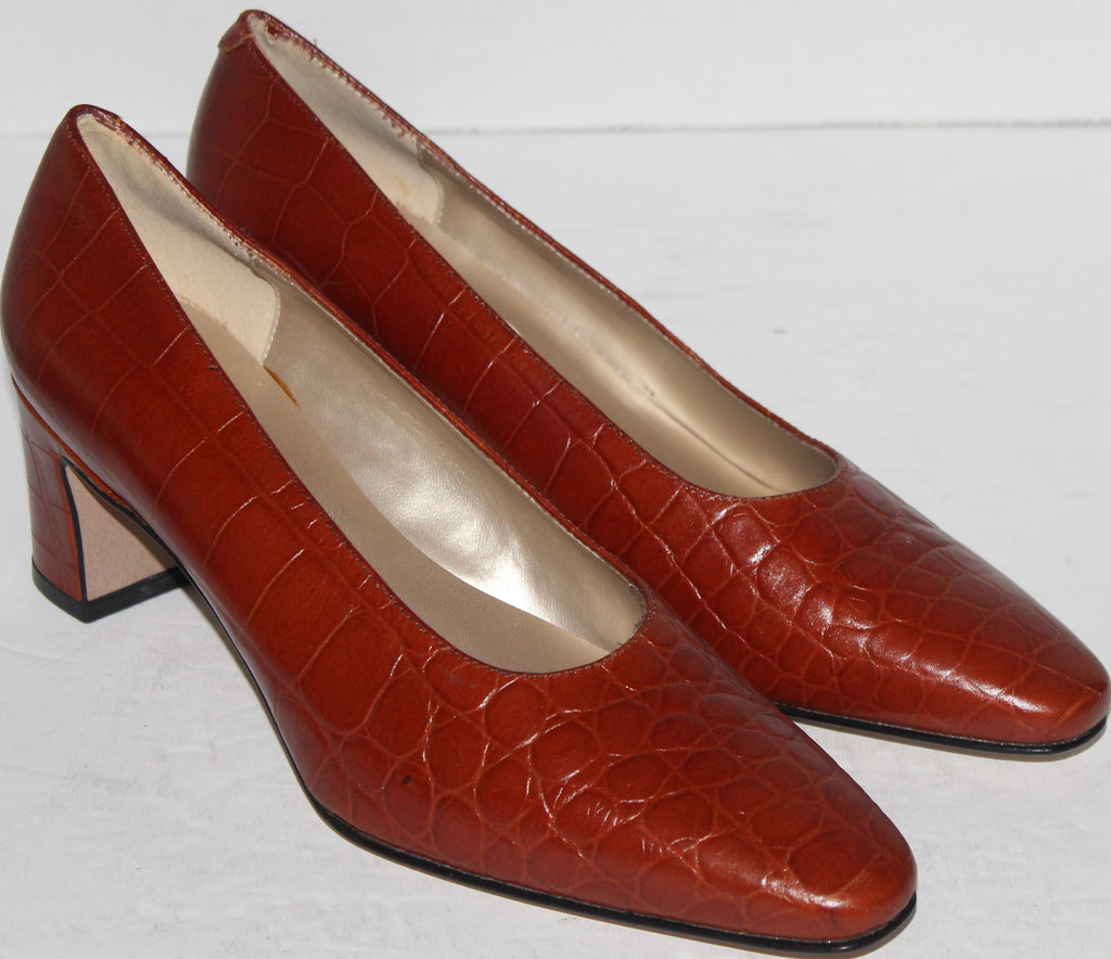 Women Shoes "TALBOTS" PUMPS Size 8.5M Brown NEW