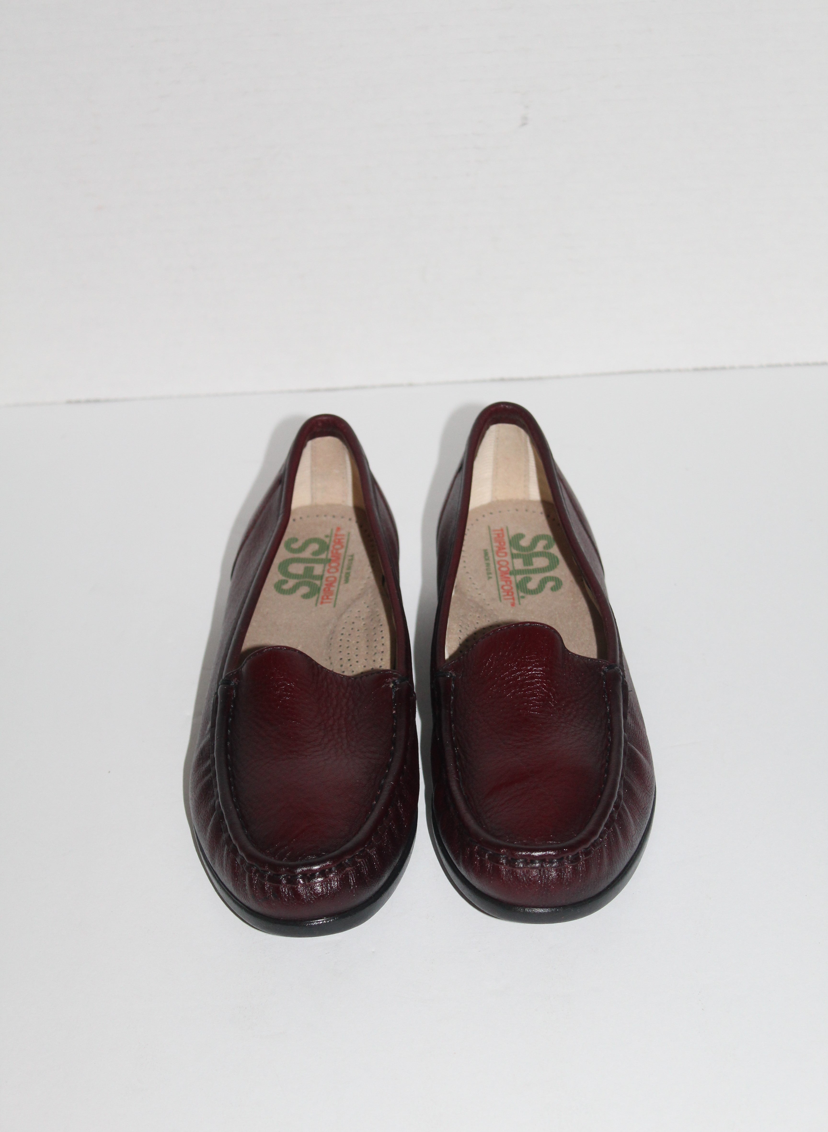 Women Shoes "SAS" Loafers Size 8M Burgundy NEW