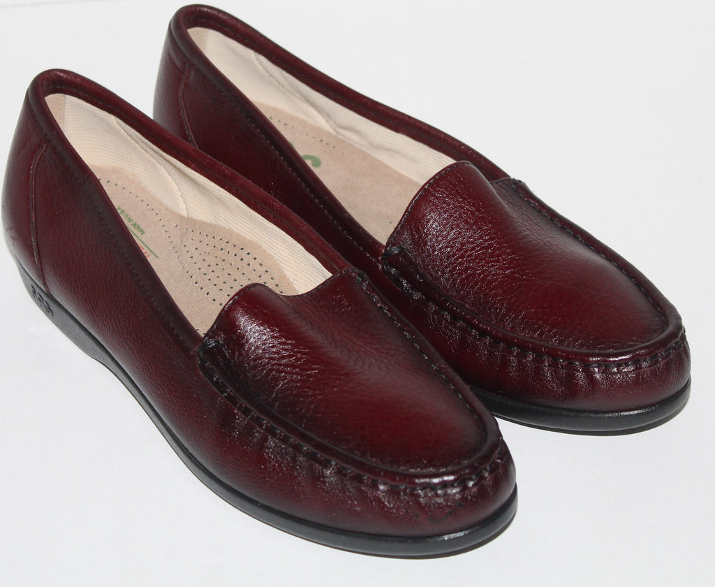 Women Shoes "SAS" Loafers Size 8M Burgundy NEW