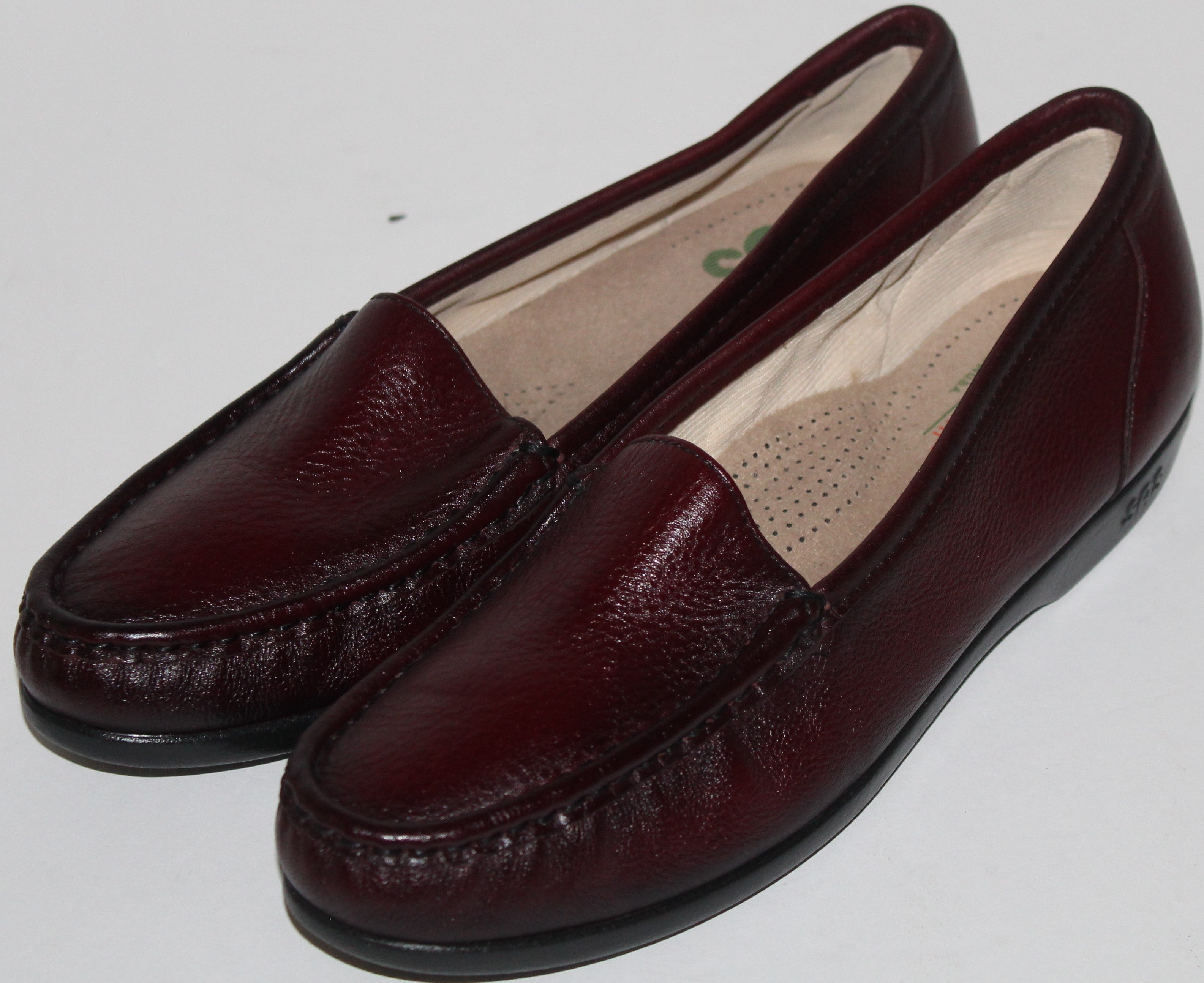 Women Shoes "SAS" Loafers Size 8M Burgundy NEW