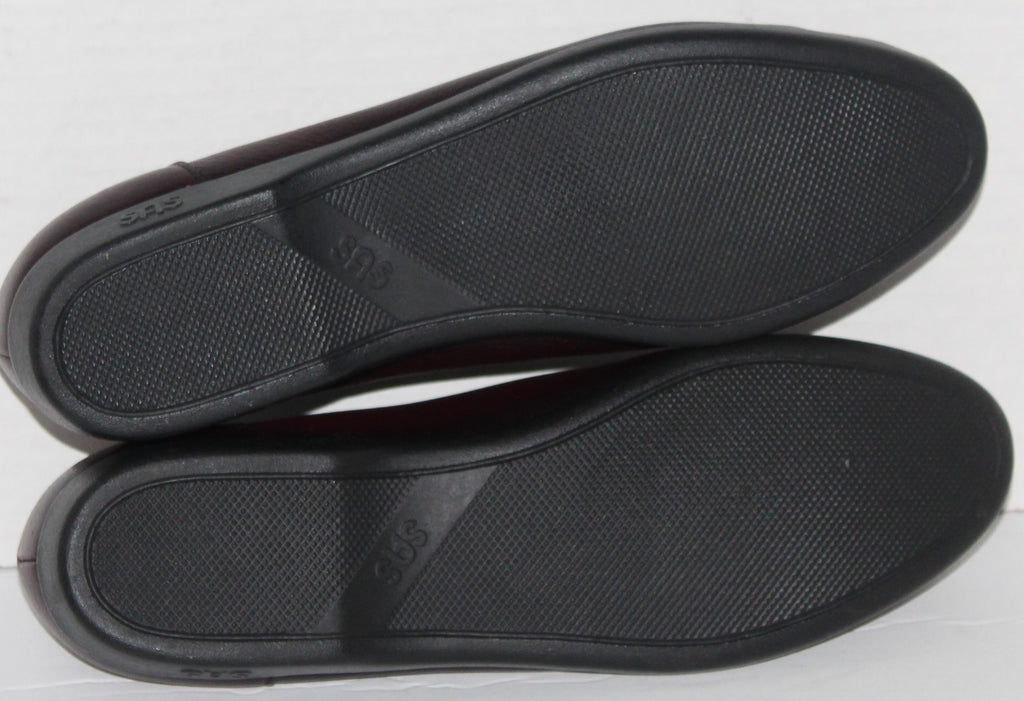 Women Shoes "SAS" Loafers Size 8M Burgundy NEW