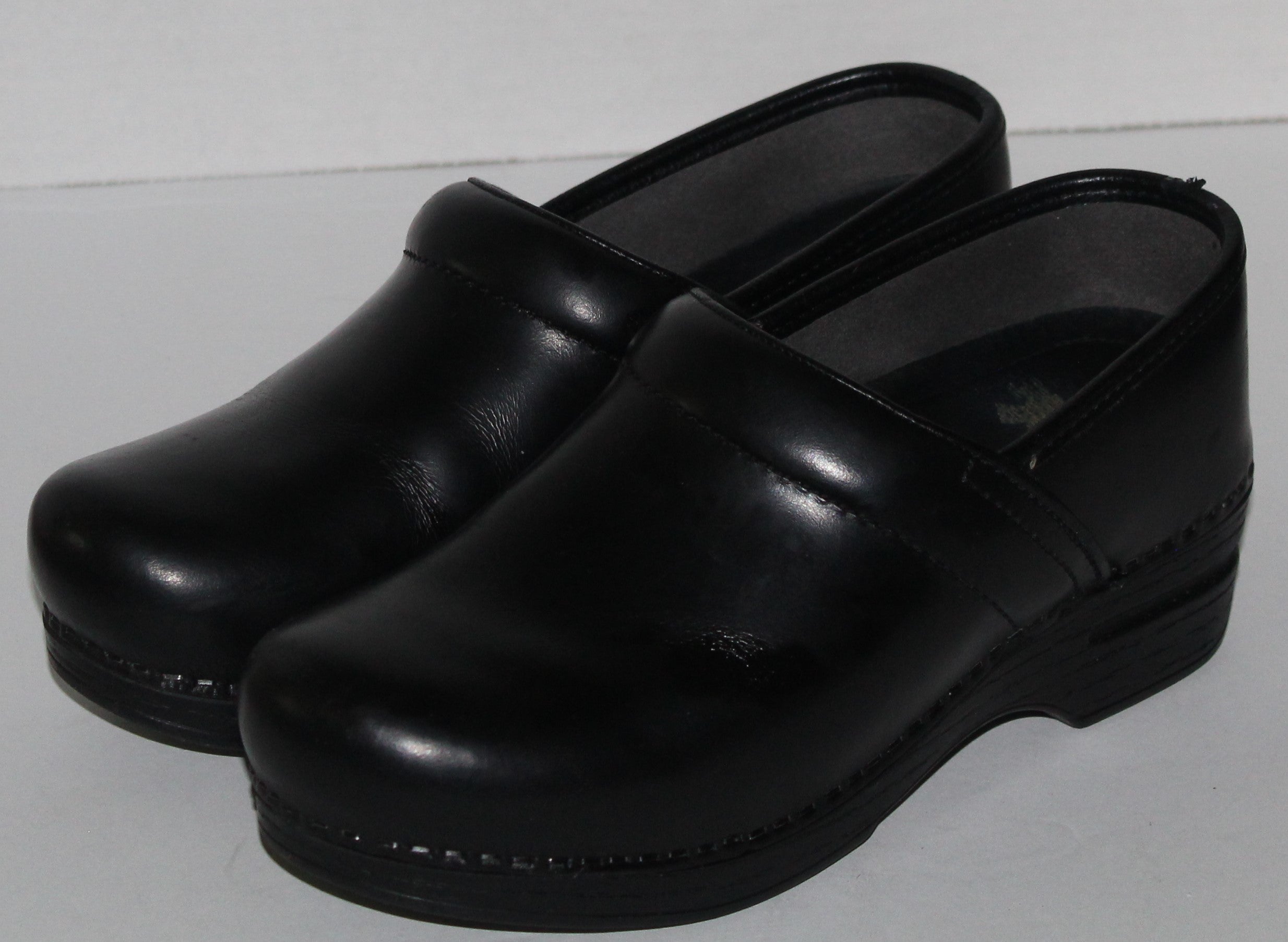 Women Shoes "DANSKO"Leather Clogs Size US 7.5 EU 38 Black