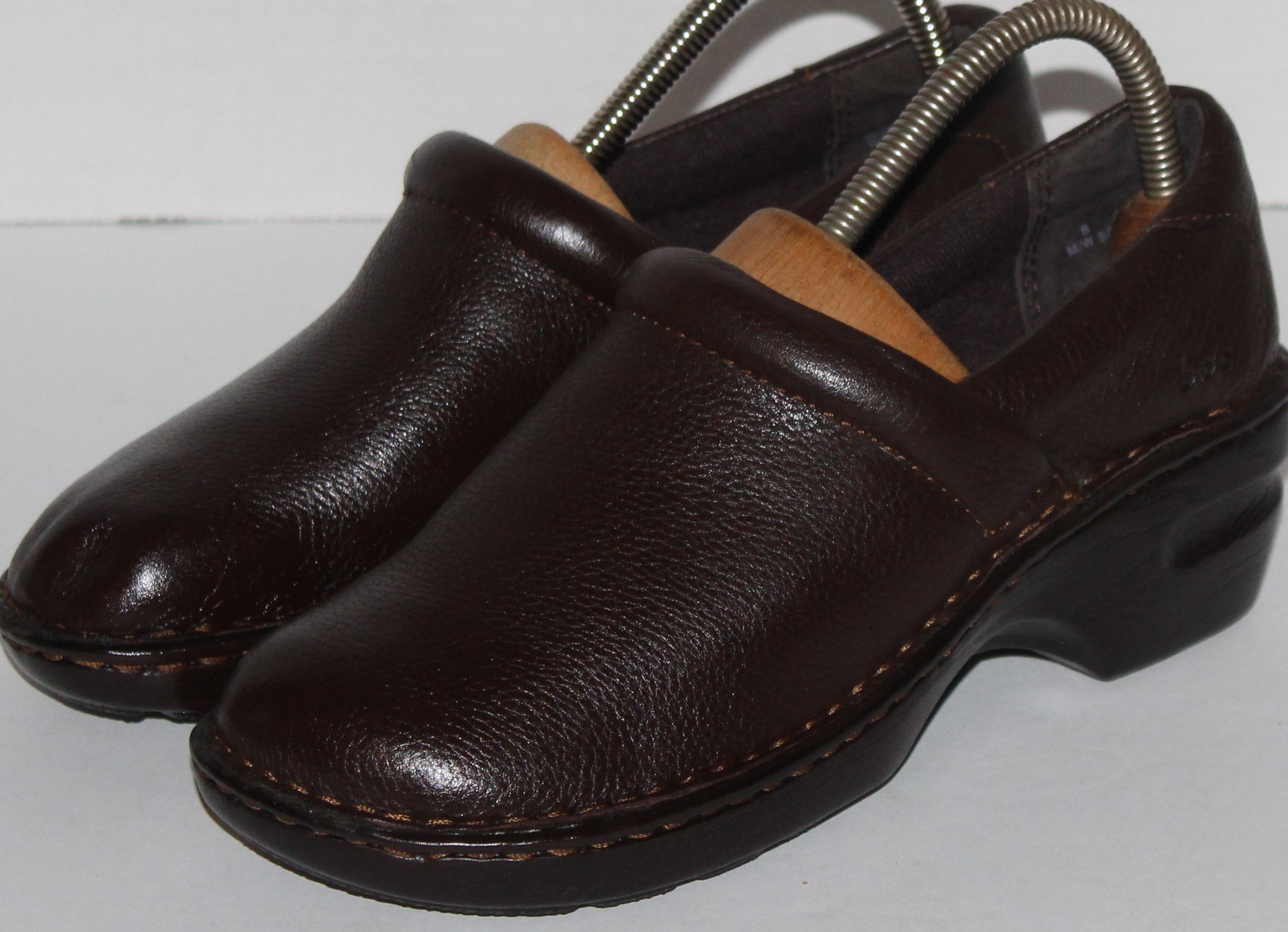 Women Leather Loafers "B.O.C" Size 8M Brown NEW
