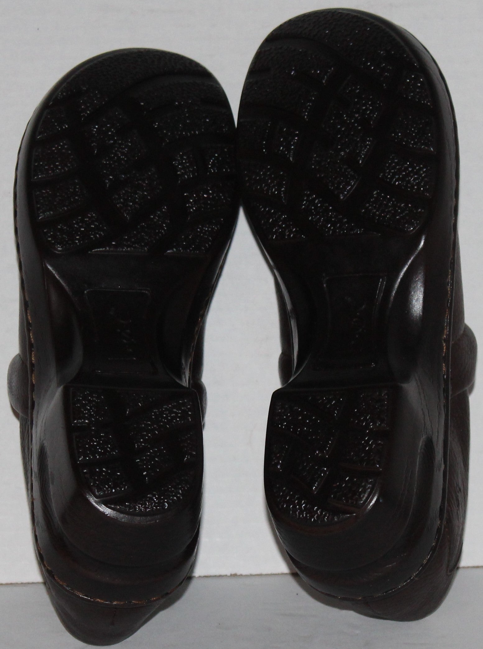 Women Leather Loafers "B.O.C" Size 8M Brown NEW