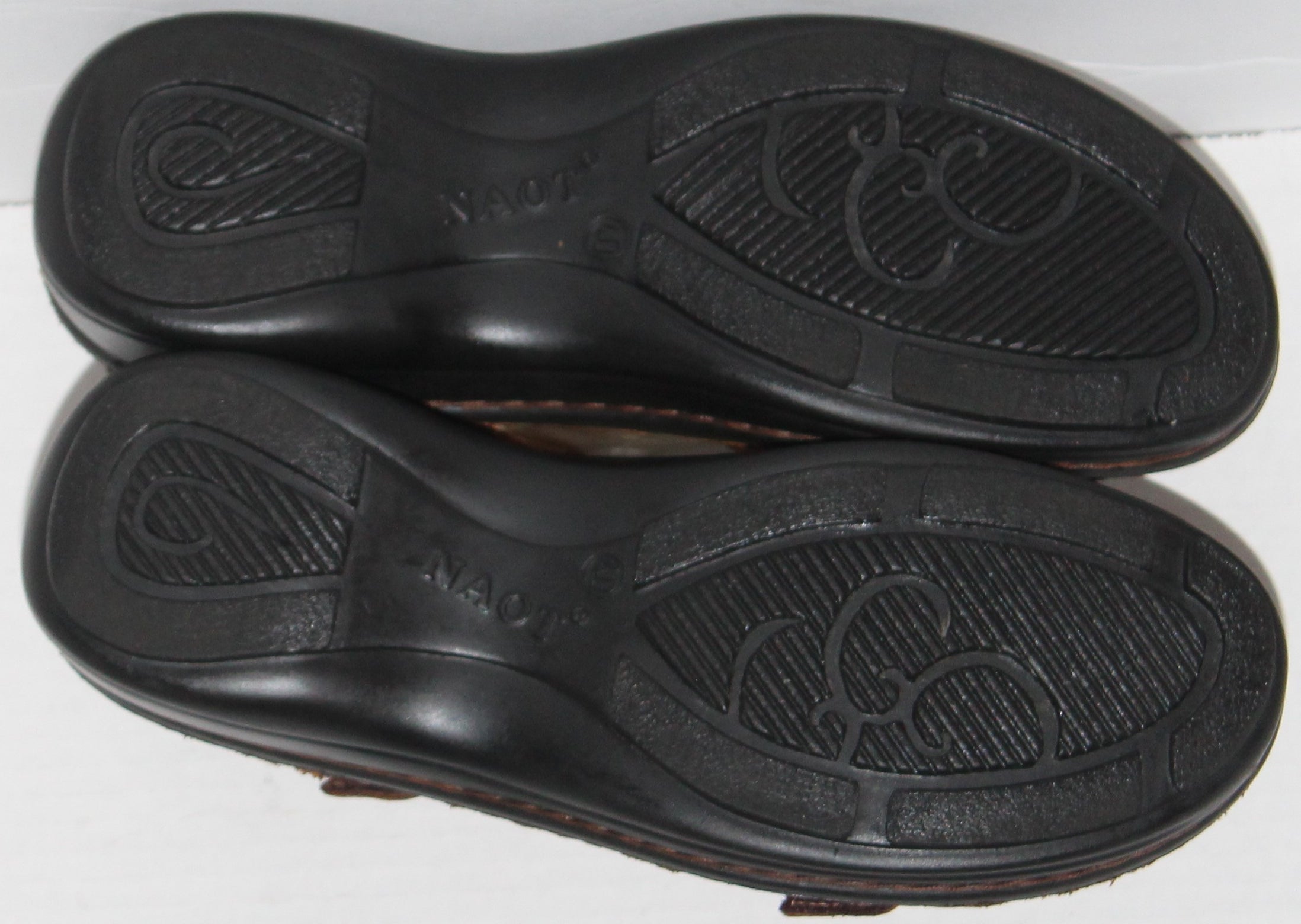 Women Shoes "NAOT" Sandals Size US 9.5 EU 40 Brown Leather