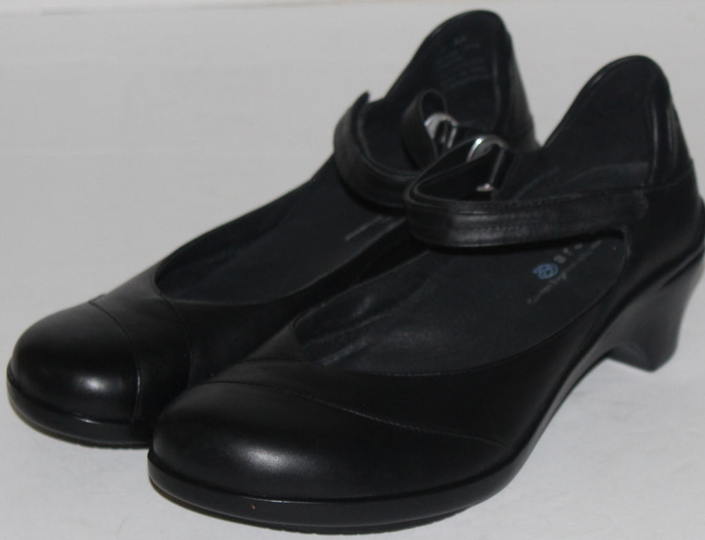 Women Shoes "ARAVON"Loafers Size 9.5AA Black Leather NEW
